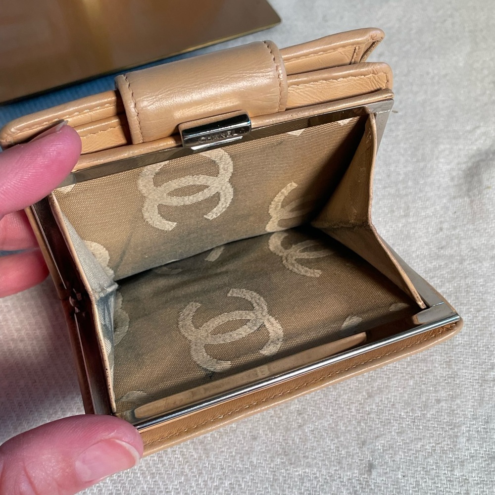*SOLD* CHANEL CAMBON KISSLOCK WALLET WITH COA - Picture 13 of 13